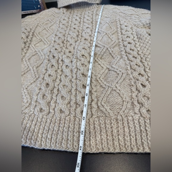 Prince of Burren Irish Knit Cable Sweater Unisex Aran
Islands Hand knit Sz M - Picture 9 of 10